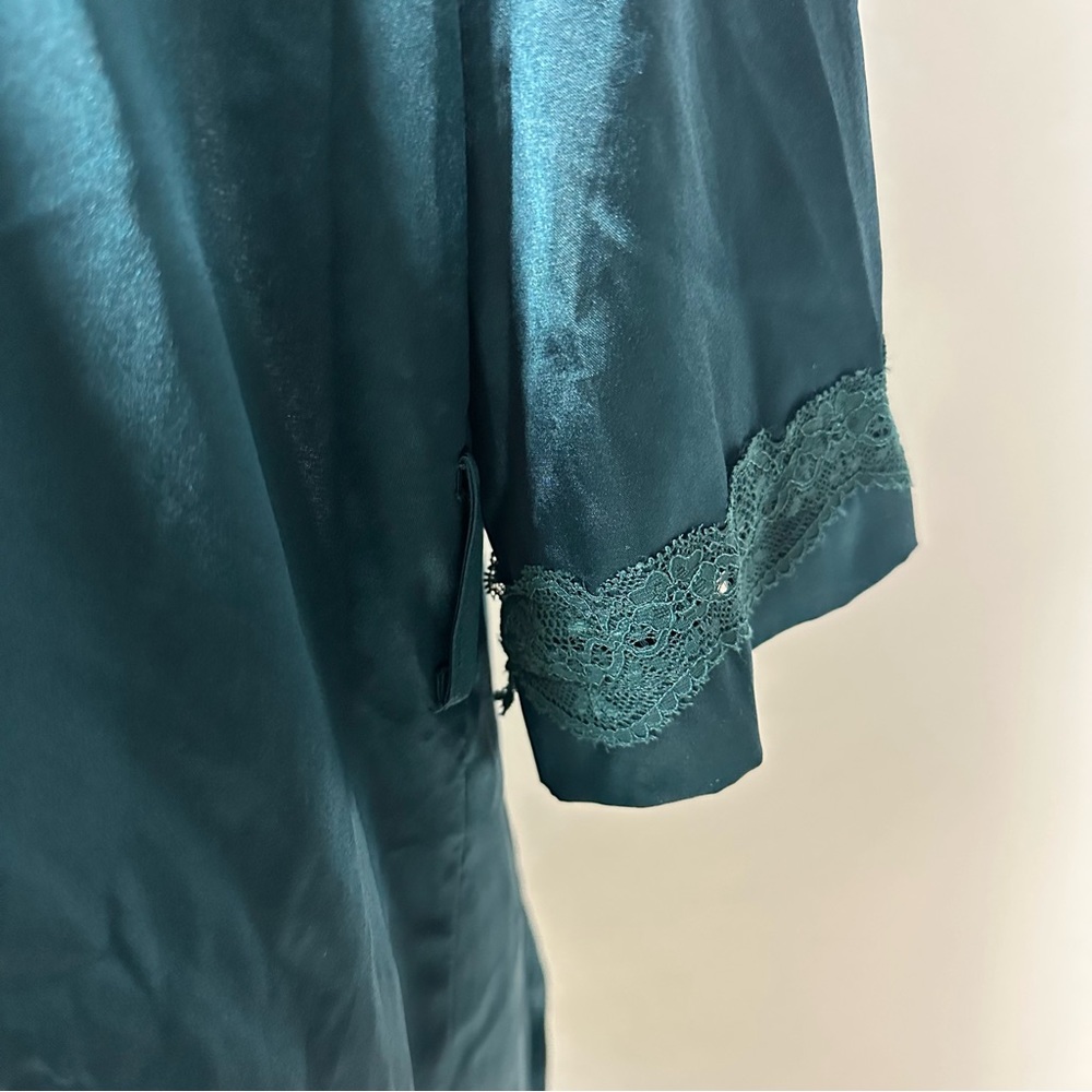 Amazon Ekouaer Satin Robe - Picture 5 of 6